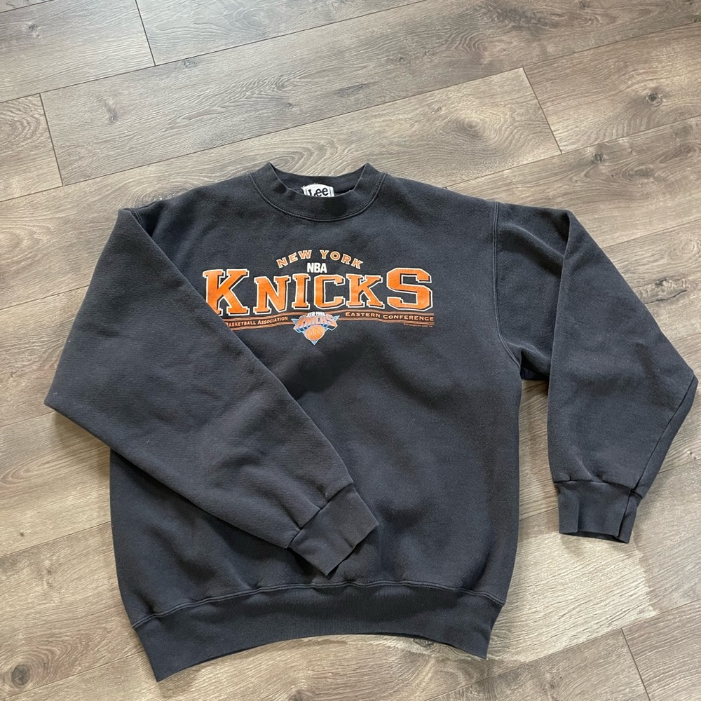 Vintage Knicks sweatshirt.